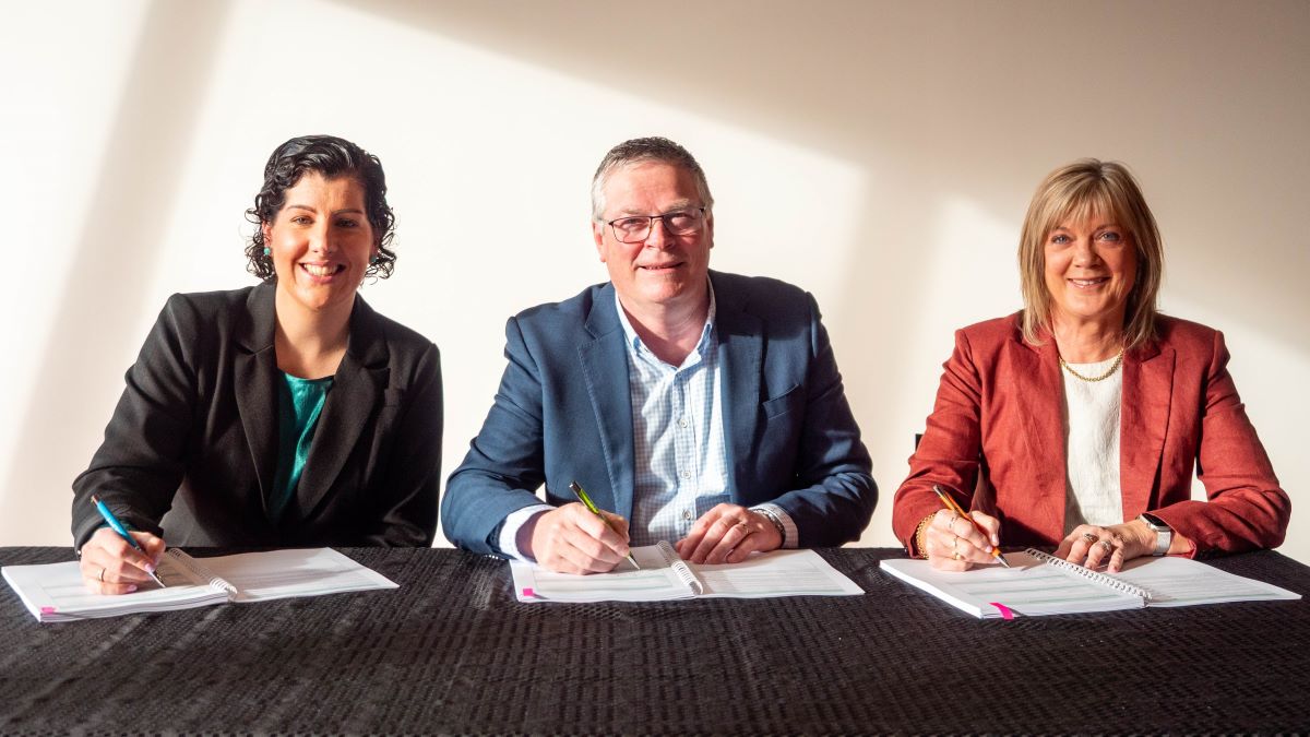 The CEs of Horowhenua, Palmerston North and Rangitīkei Councils sign the new joint water services plan.